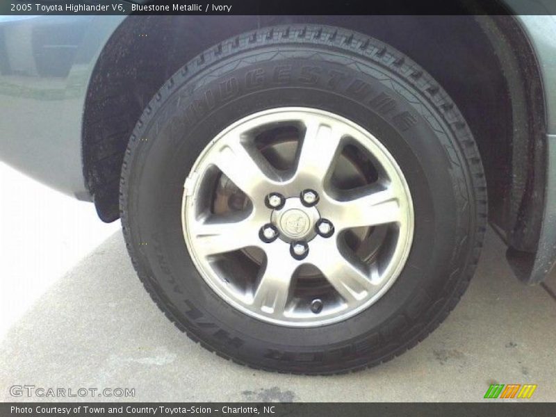 Bluestone Metallic / Ivory 2005 Toyota Highlander V6