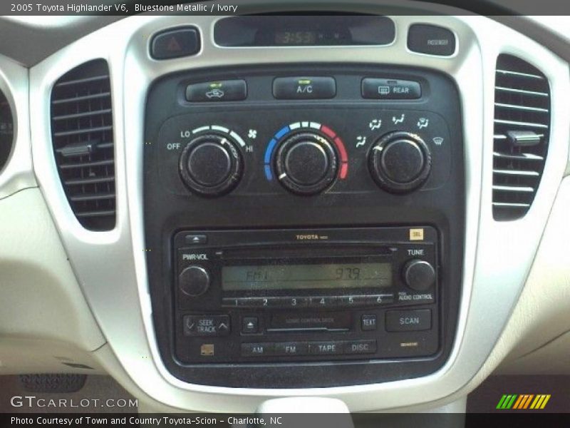 Bluestone Metallic / Ivory 2005 Toyota Highlander V6