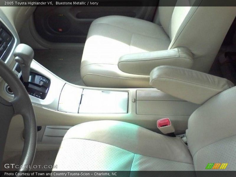 Bluestone Metallic / Ivory 2005 Toyota Highlander V6