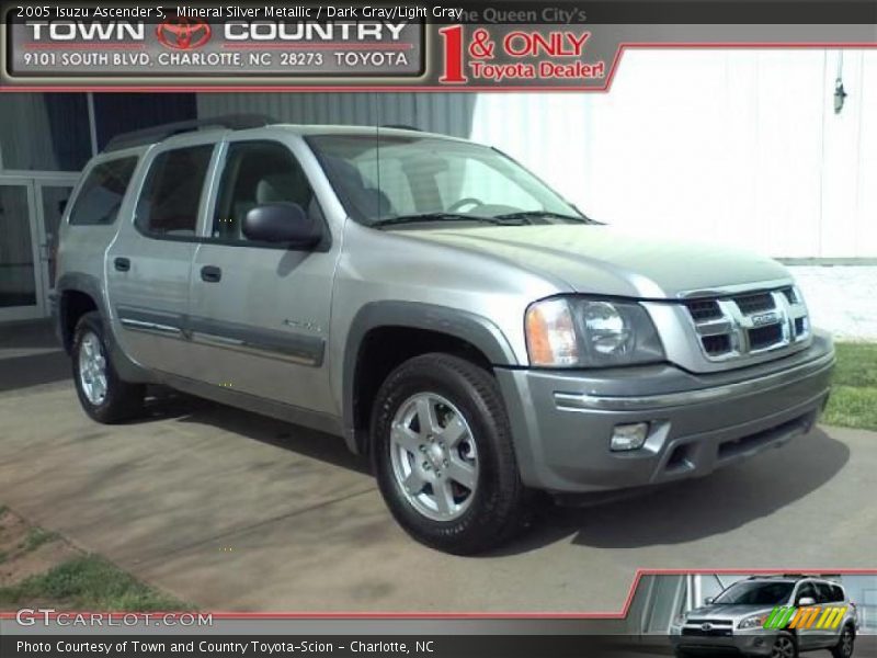 Mineral Silver Metallic / Dark Gray/Light Gray 2005 Isuzu Ascender S