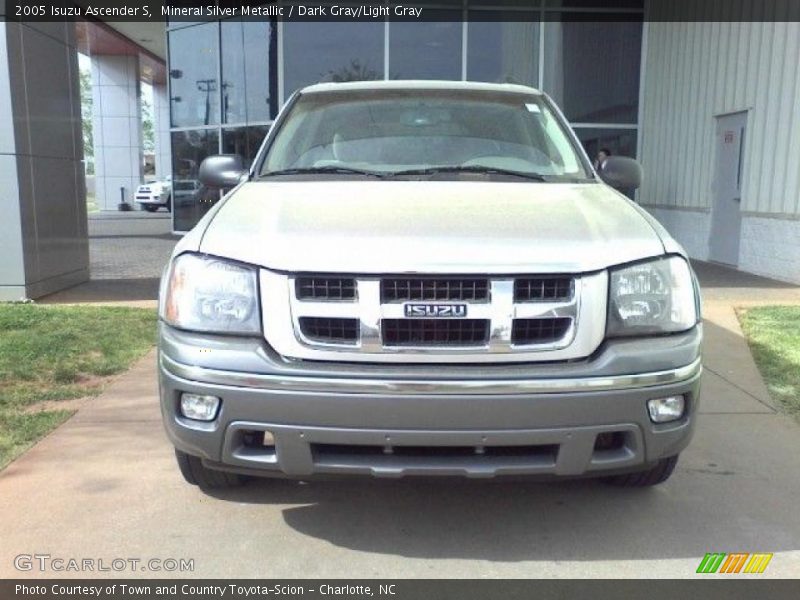 Mineral Silver Metallic / Dark Gray/Light Gray 2005 Isuzu Ascender S