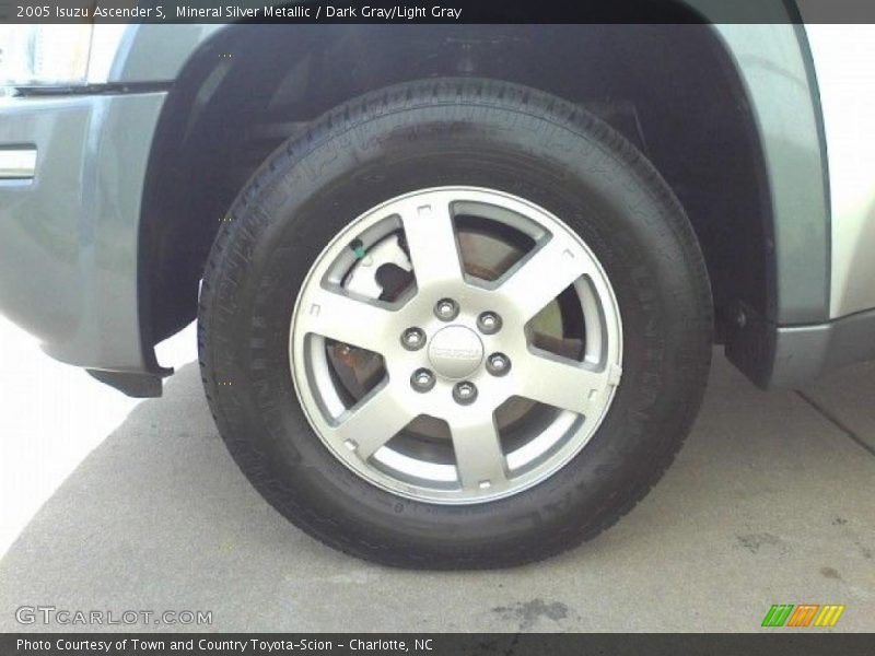 Mineral Silver Metallic / Dark Gray/Light Gray 2005 Isuzu Ascender S