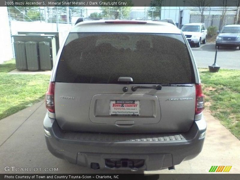 Mineral Silver Metallic / Dark Gray/Light Gray 2005 Isuzu Ascender S