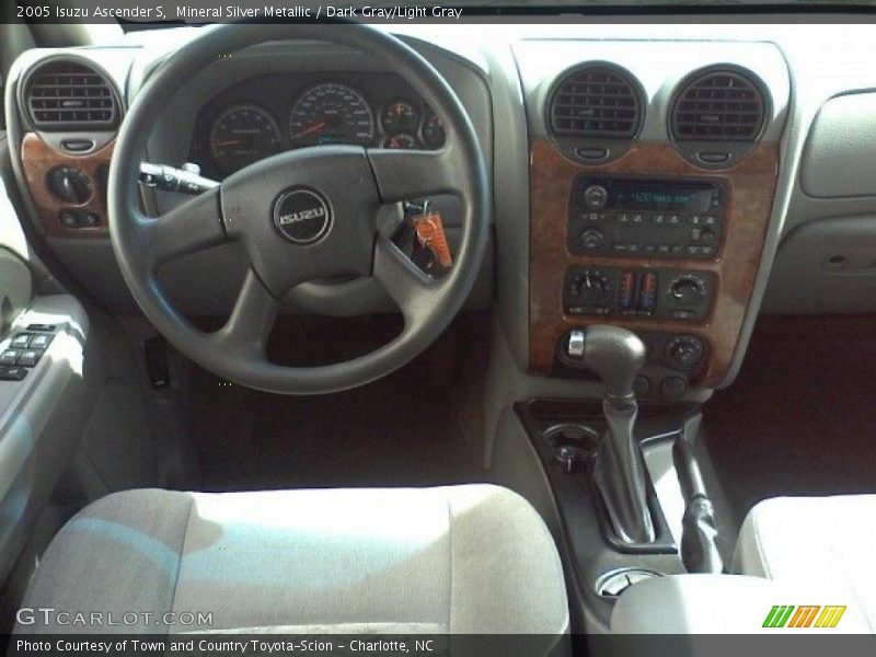 Mineral Silver Metallic / Dark Gray/Light Gray 2005 Isuzu Ascender S