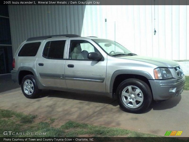 Mineral Silver Metallic / Dark Gray/Light Gray 2005 Isuzu Ascender S