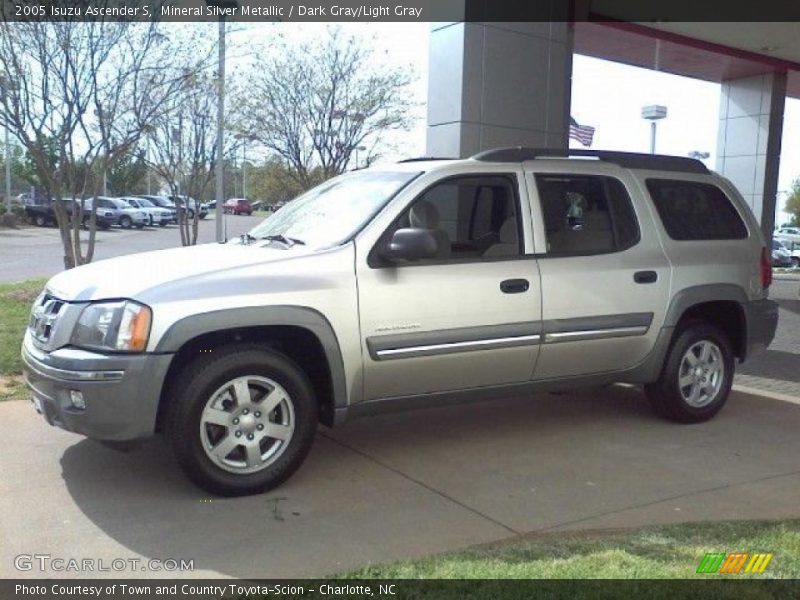 Mineral Silver Metallic / Dark Gray/Light Gray 2005 Isuzu Ascender S