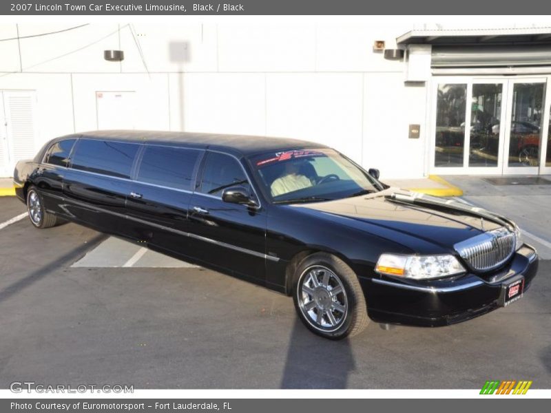 Black / Black 2007 Lincoln Town Car Executive Limousine