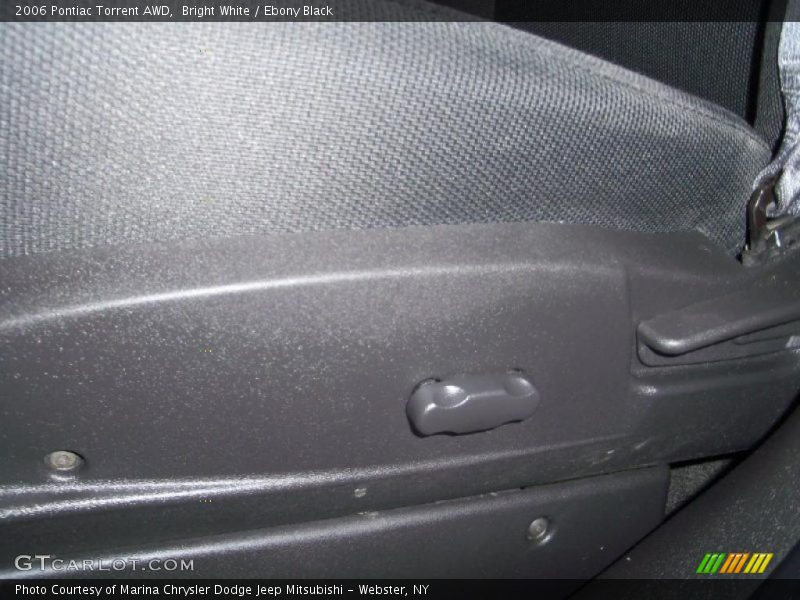 Bright White / Ebony Black 2006 Pontiac Torrent AWD