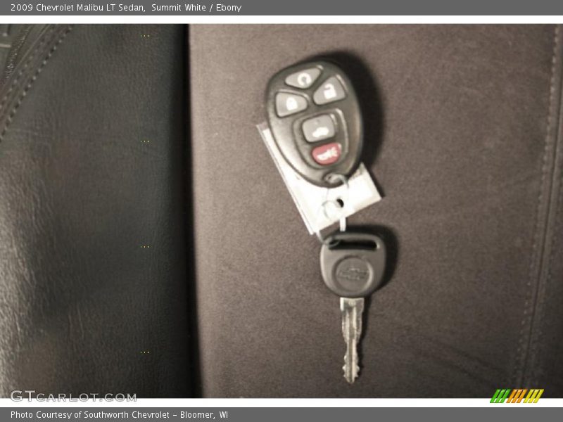 Summit White / Ebony 2009 Chevrolet Malibu LT Sedan