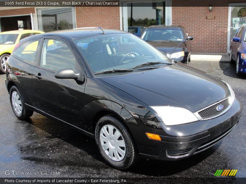 Pitch Black / Charcoal/Charcoal 2005 Ford Focus ZX3 S Coupe