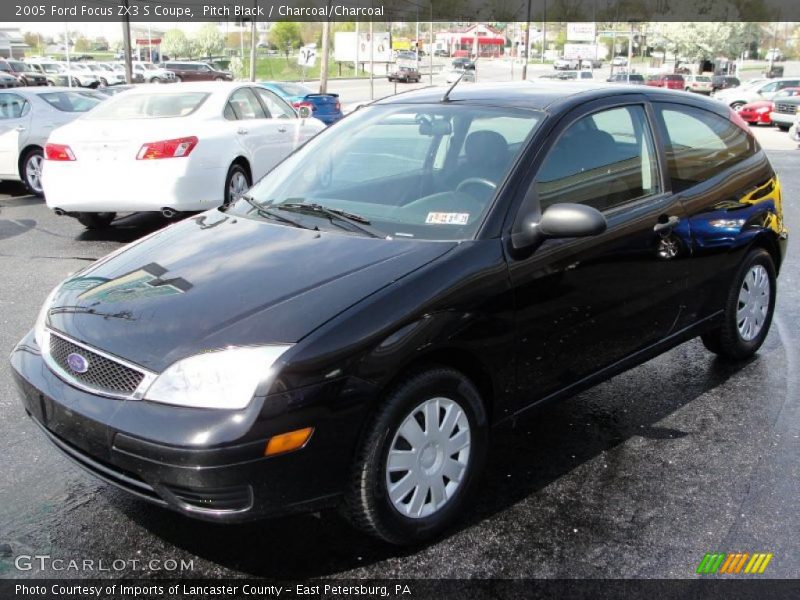 Pitch Black / Charcoal/Charcoal 2005 Ford Focus ZX3 S Coupe