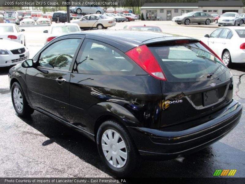 Pitch Black / Charcoal/Charcoal 2005 Ford Focus ZX3 S Coupe