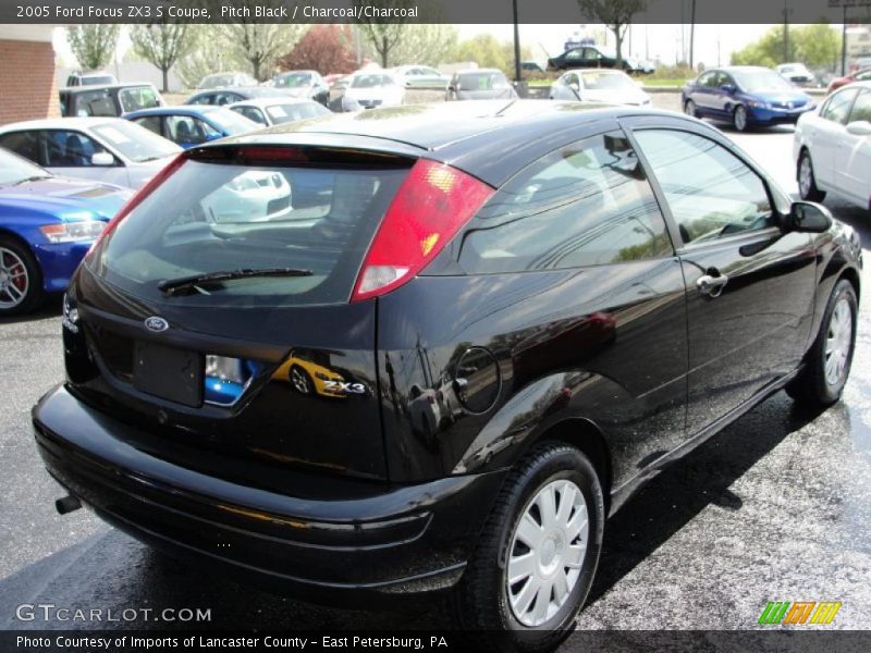 Pitch Black / Charcoal/Charcoal 2005 Ford Focus ZX3 S Coupe