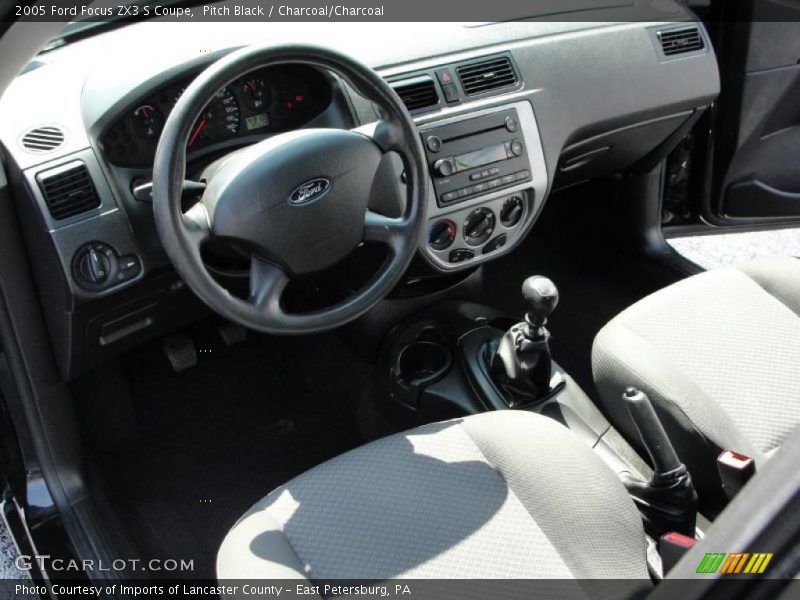 Pitch Black / Charcoal/Charcoal 2005 Ford Focus ZX3 S Coupe