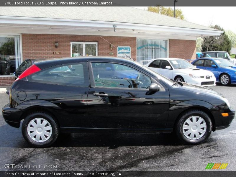 Pitch Black / Charcoal/Charcoal 2005 Ford Focus ZX3 S Coupe
