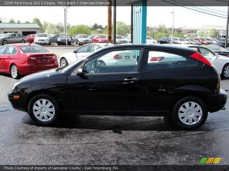 Pitch Black / Charcoal/Charcoal 2005 Ford Focus ZX3 S Coupe