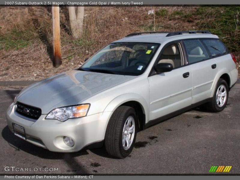 Champagne Gold Opal / Warm Ivory Tweed 2007 Subaru Outback 2.5i Wagon