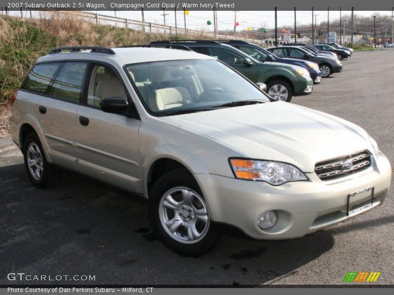 Champagne Gold Opal / Warm Ivory Tweed 2007 Subaru Outback 2.5i Wagon