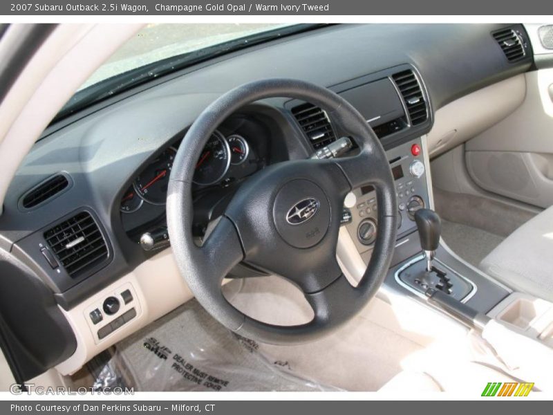 Champagne Gold Opal / Warm Ivory Tweed 2007 Subaru Outback 2.5i Wagon