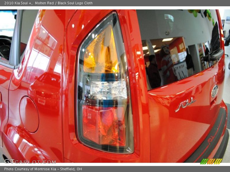 Molten Red / Black Soul Logo Cloth 2010 Kia Soul +