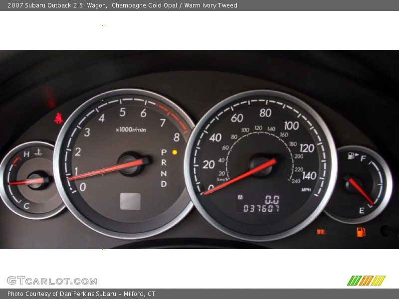 Champagne Gold Opal / Warm Ivory Tweed 2007 Subaru Outback 2.5i Wagon