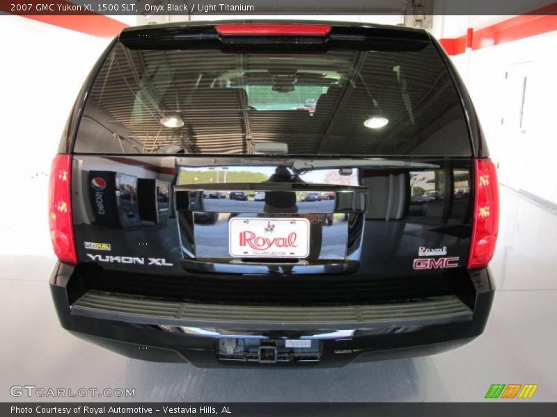 Onyx Black / Light Titanium 2007 GMC Yukon XL 1500 SLT