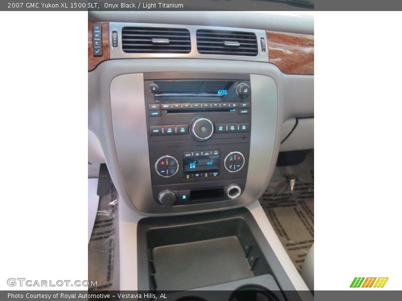Onyx Black / Light Titanium 2007 GMC Yukon XL 1500 SLT