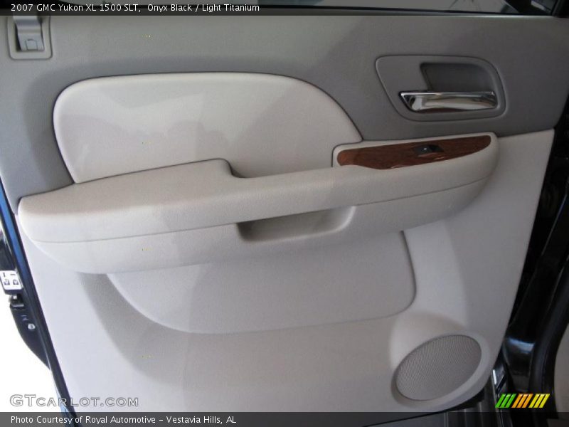 Onyx Black / Light Titanium 2007 GMC Yukon XL 1500 SLT