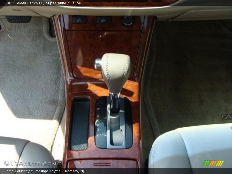 Super White / Taupe 2005 Toyota Camry LE