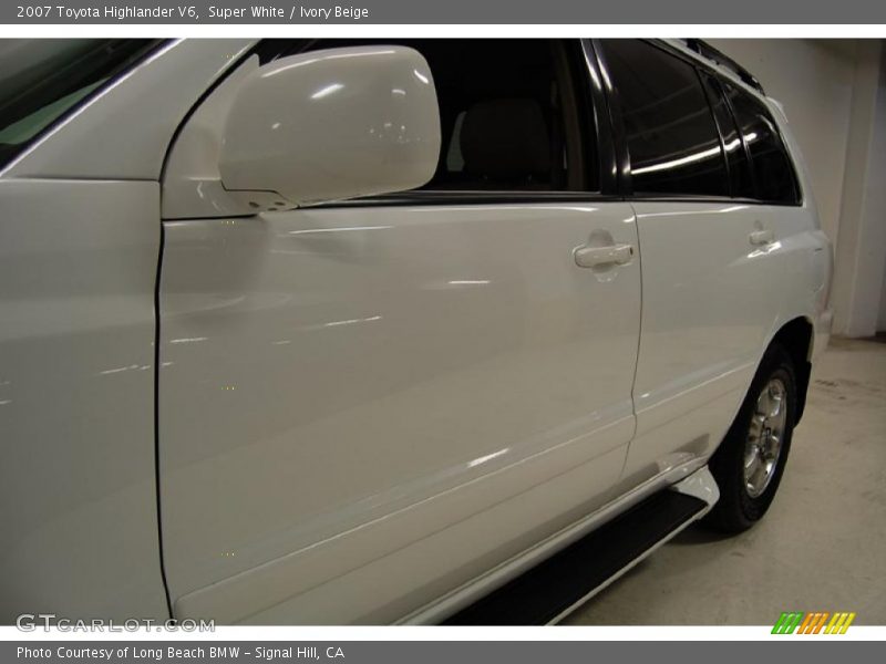Super White / Ivory Beige 2007 Toyota Highlander V6