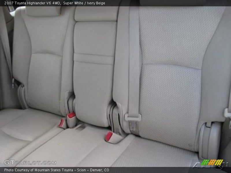 Super White / Ivory Beige 2007 Toyota Highlander V6 4WD