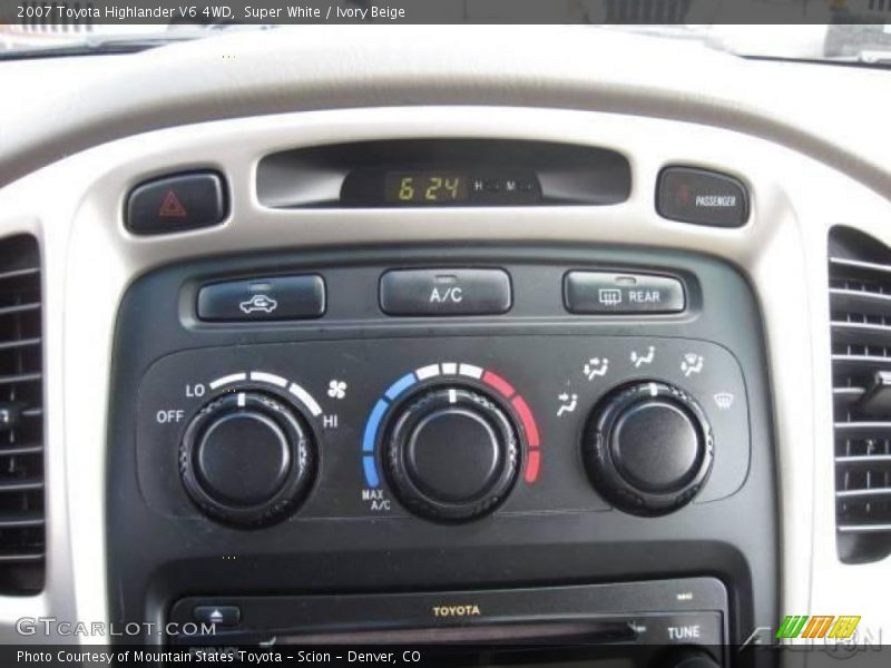 Super White / Ivory Beige 2007 Toyota Highlander V6 4WD