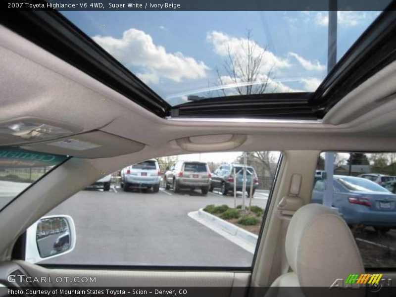Super White / Ivory Beige 2007 Toyota Highlander V6 4WD