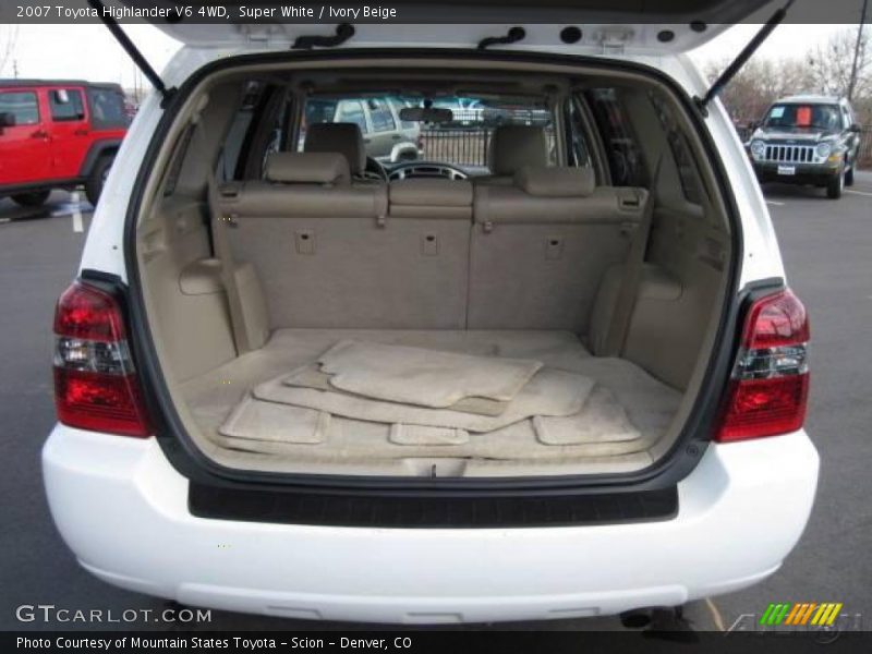 Super White / Ivory Beige 2007 Toyota Highlander V6 4WD