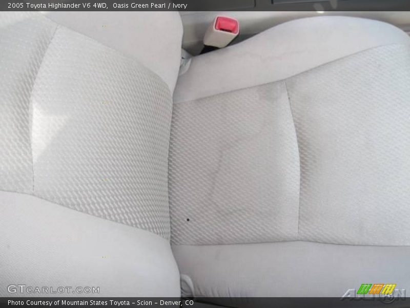 Oasis Green Pearl / Ivory 2005 Toyota Highlander V6 4WD