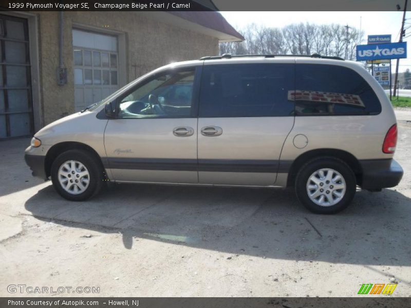 Champagne Beige Pearl / Camel 1999 Plymouth Voyager SE