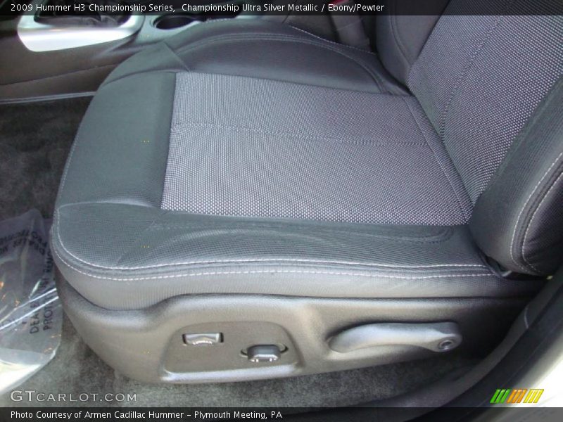 Championship Ultra Silver Metallic / Ebony/Pewter 2009 Hummer H3 Championship Series