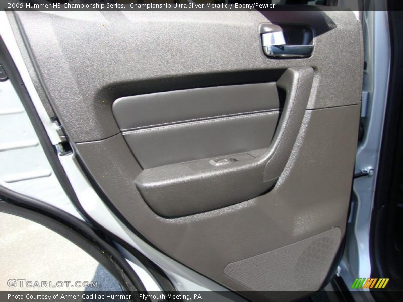 Championship Ultra Silver Metallic / Ebony/Pewter 2009 Hummer H3 Championship Series