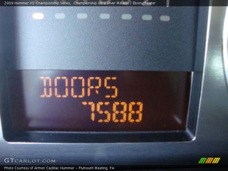 Championship Ultra Silver Metallic / Ebony/Pewter 2009 Hummer H3 Championship Series