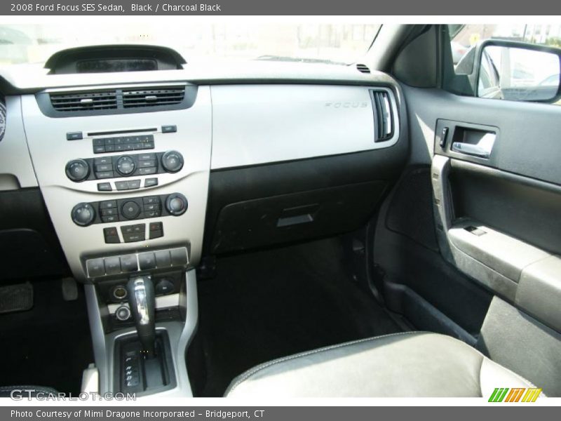 Black / Charcoal Black 2008 Ford Focus SES Sedan