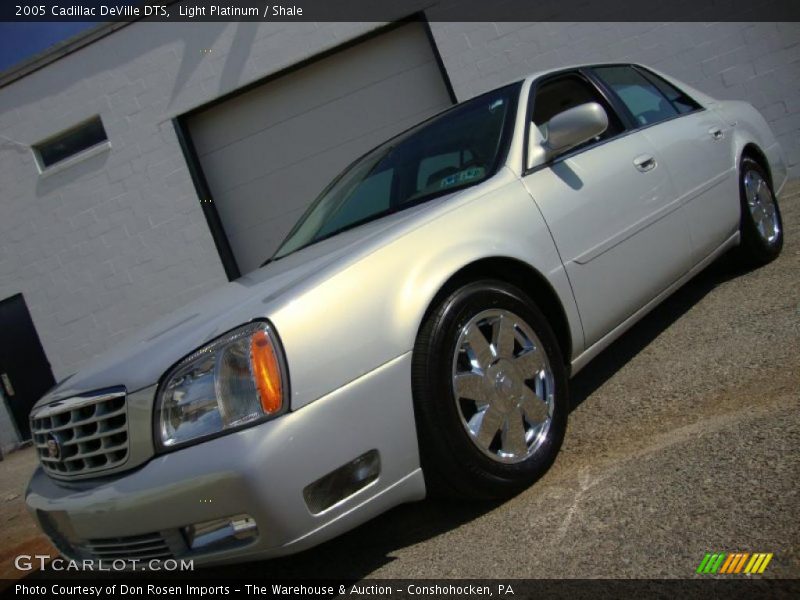 Light Platinum / Shale 2005 Cadillac DeVille DTS