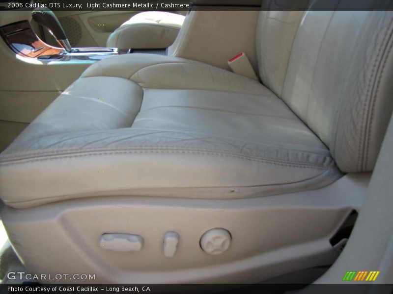Light Cashmere Metallic / Cashmere 2006 Cadillac DTS Luxury