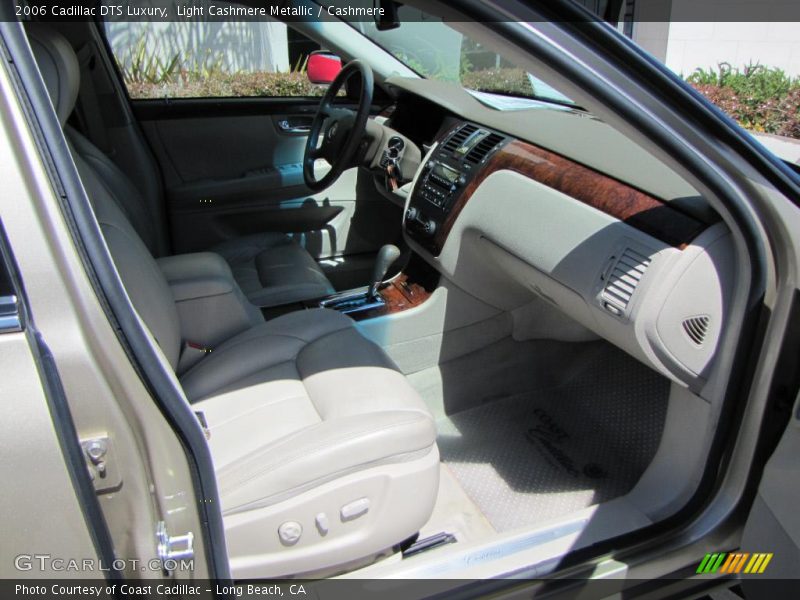 Light Cashmere Metallic / Cashmere 2006 Cadillac DTS Luxury