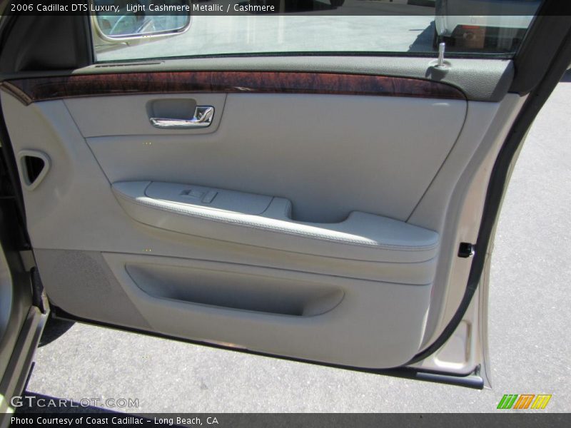 Light Cashmere Metallic / Cashmere 2006 Cadillac DTS Luxury