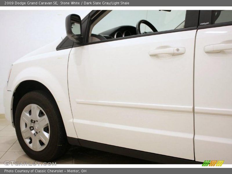 Stone White / Dark Slate Gray/Light Shale 2009 Dodge Grand Caravan SE