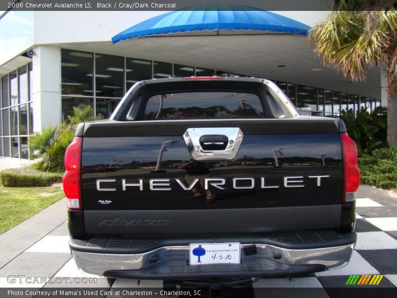 Black / Gray/Dark Charcoal 2006 Chevrolet Avalanche LS