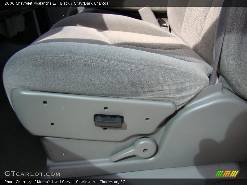 Black / Gray/Dark Charcoal 2006 Chevrolet Avalanche LS