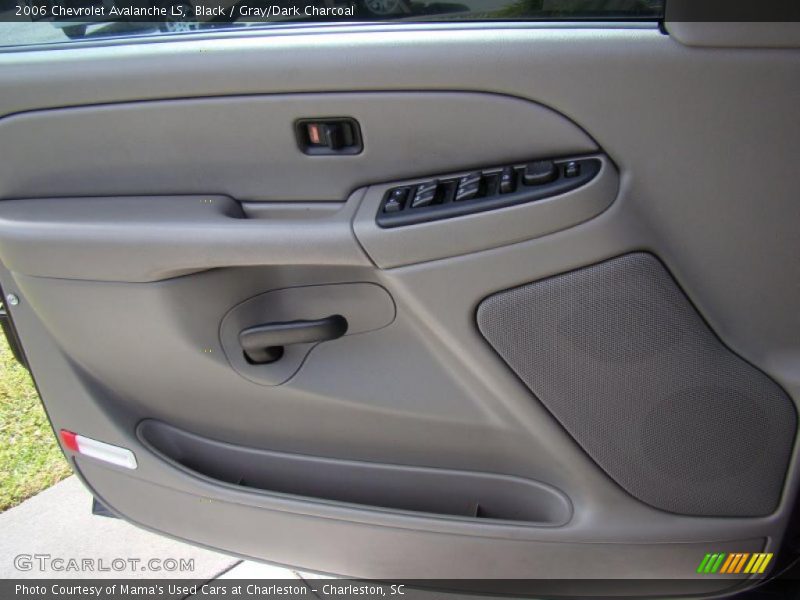 Black / Gray/Dark Charcoal 2006 Chevrolet Avalanche LS