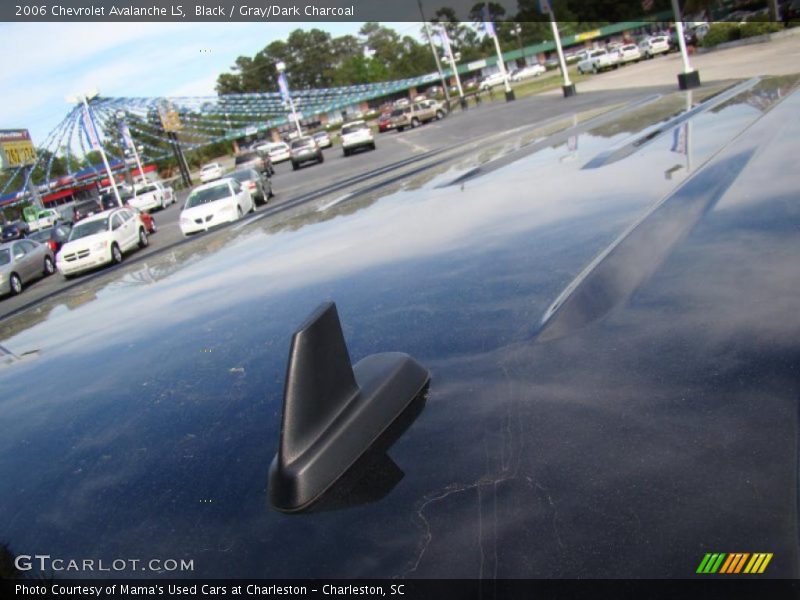 Black / Gray/Dark Charcoal 2006 Chevrolet Avalanche LS