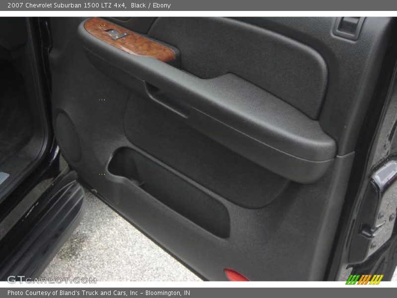 Black / Ebony 2007 Chevrolet Suburban 1500 LTZ 4x4